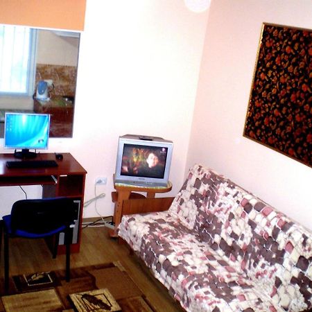 1 Ком Квартира 1 Этаж 3 Дивана, Wi-Fi, Центр Города, Садовая-Чкалова "Сильпо" И "Атб" Отдельный Дом 2 Этажа Mikolajiv Kültér fotó